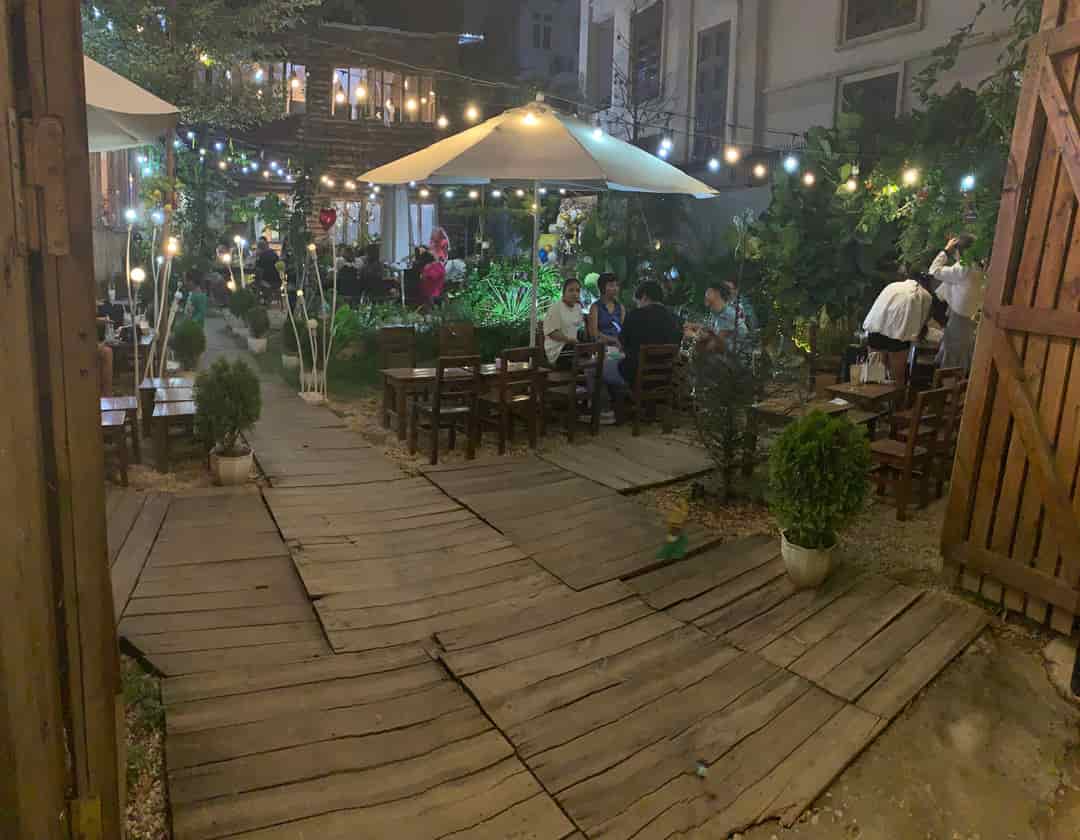 Cần sang nhượng quán cafe trên đường Lê Hồng Phong, diện tích gần 500m