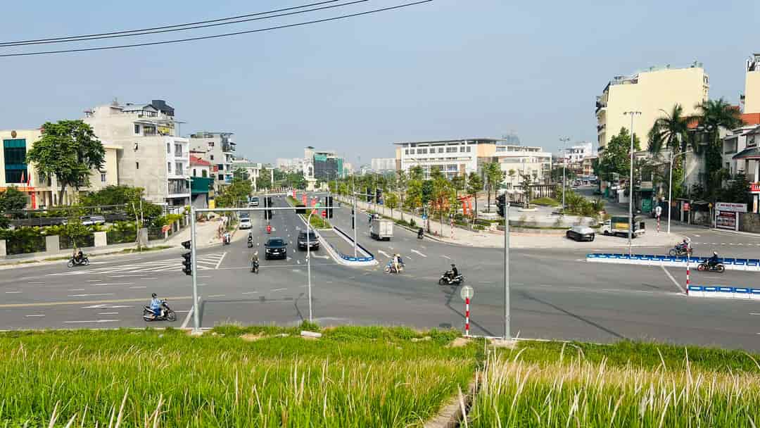 Bán đất Ngọc Thuỵ, 1000m, mặt tiền 41m, lô góc, ô tô tránh