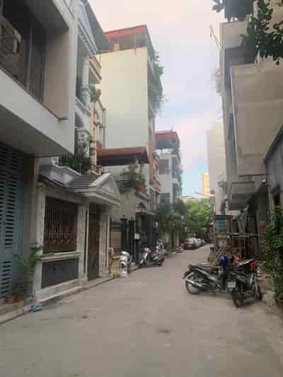 Nhà đẹp Nguyễn Văn Cừ, Gia Thuỵ 82m, 4T, mặt tiền 5.5m, phân lô, ô tô tránh