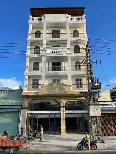 Bán tòa căn nhà mới quy hoạch kinh doanh, mặt tiền con đường Nguyễn Tất Thành