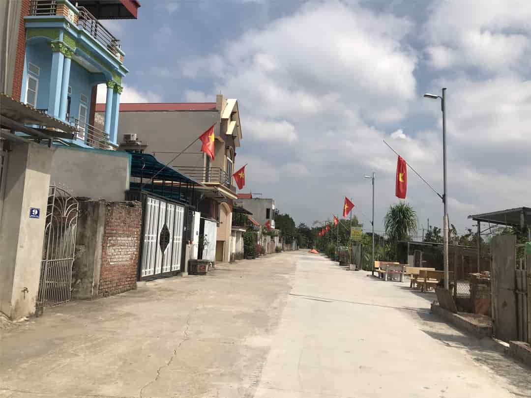 Bìa làng Bắc Hạ, Quang Tiến ô tô tải tránh nhau giá chỉ hơn tỷ