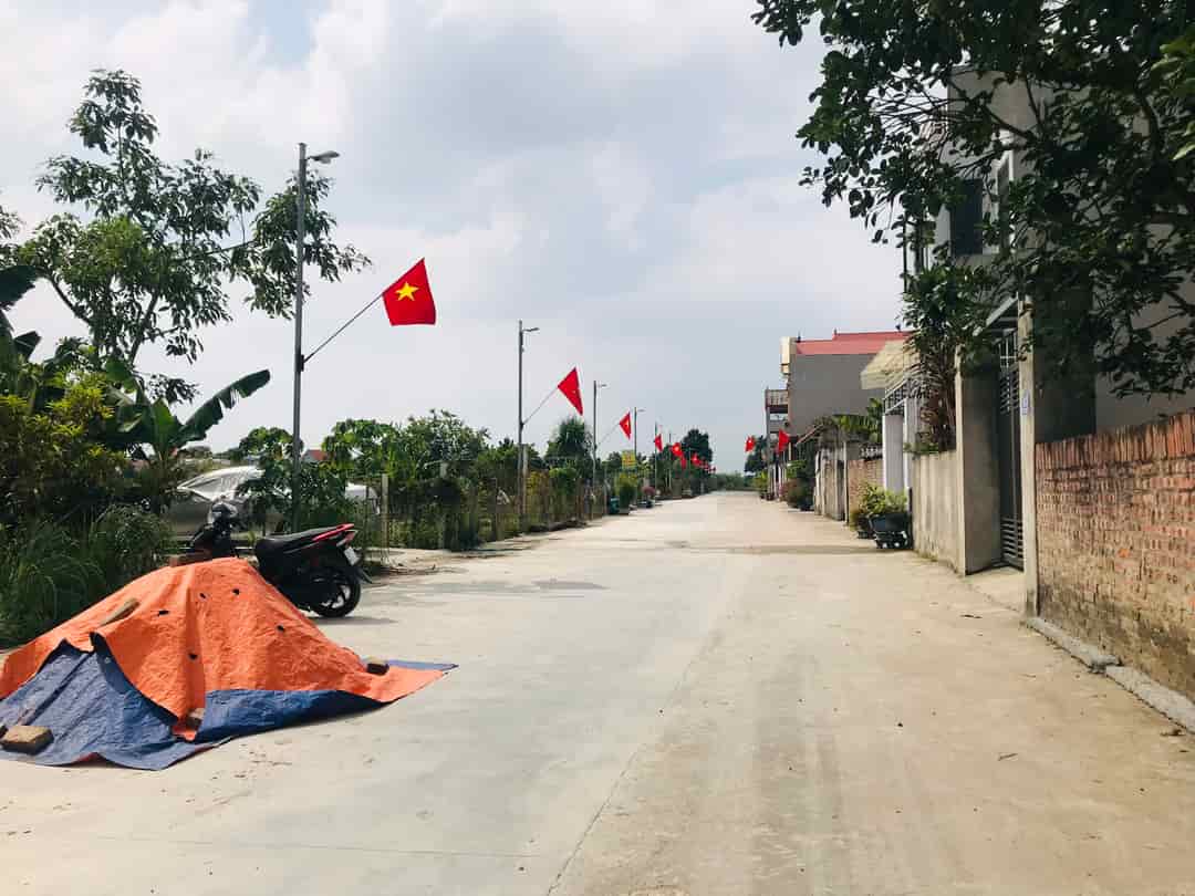 Bìa làng Bắc Hạ, Quang Tiến ô tô tải tránh nhau giá chỉ hơn tỷ