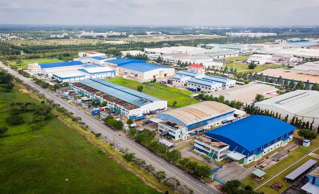 Bán đất 2000m2 thổ cư, giá 195 triệu, shr, sát kcn, chợ hiện hữu, mặt tiền 18m nhựa