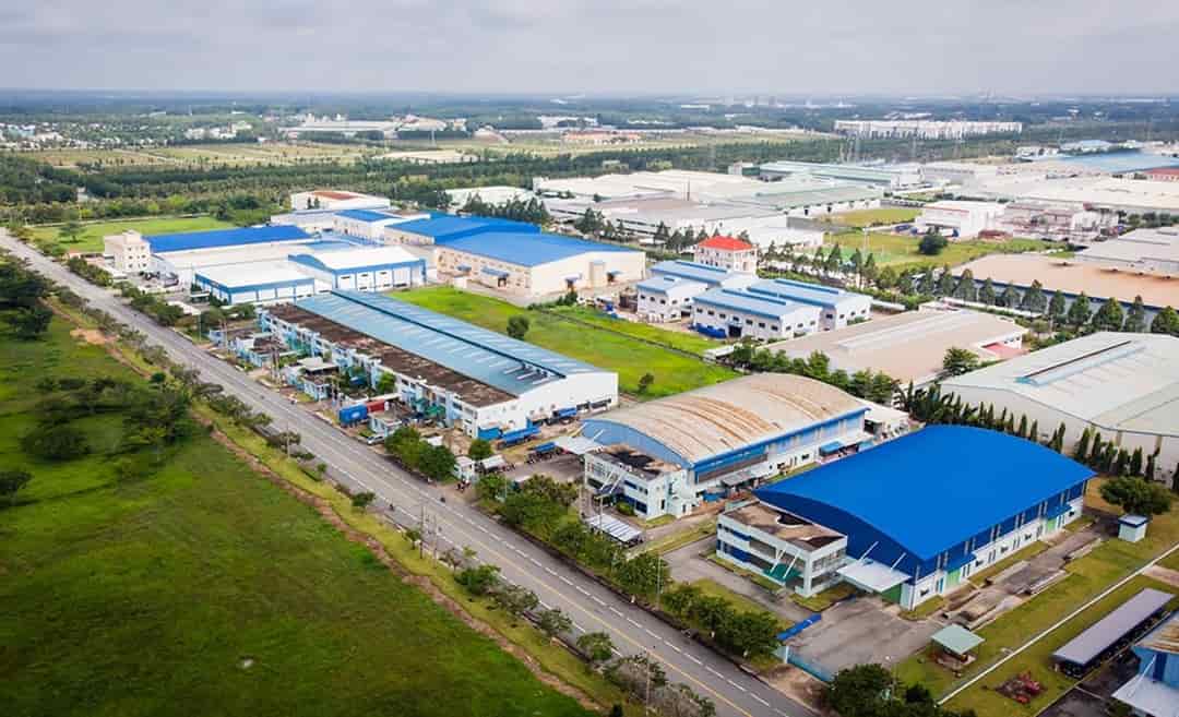 Kẹt tiền sang lỗ 1000m2 đất thổ cư shr mặt tiền đường 24m cạnh chợ ủy ban, giá 420tr