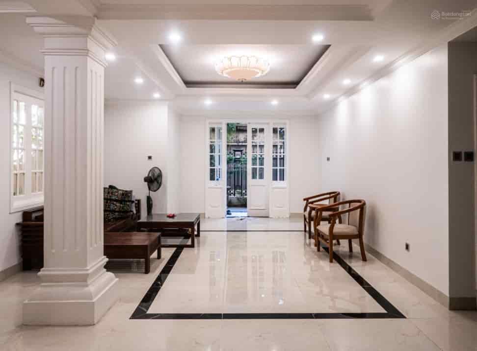 Lô góc khu vip, view hồ Quảng Bá, sân vườn, gara ô tô, tương lai quy hoạch 20m trước nhà