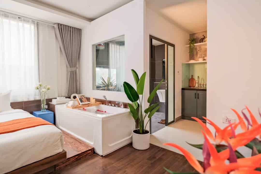 Bán nhà Thợ Nhuộm, 40m2, 6 tầng, mặt tiền 8m, giá 14.2 tỷ, thang máy, mới đẹp, kinh doanh homestay