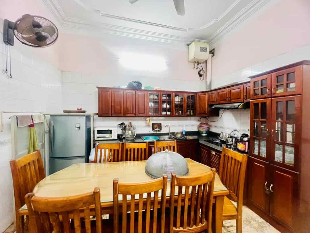 Hiếm! Bán nhà Hàng Điếu, 82m2, 3 tầng, mặt tiền 3.3m, 15.6 tỉ, phù hợp kinh doanh homestay, appartment