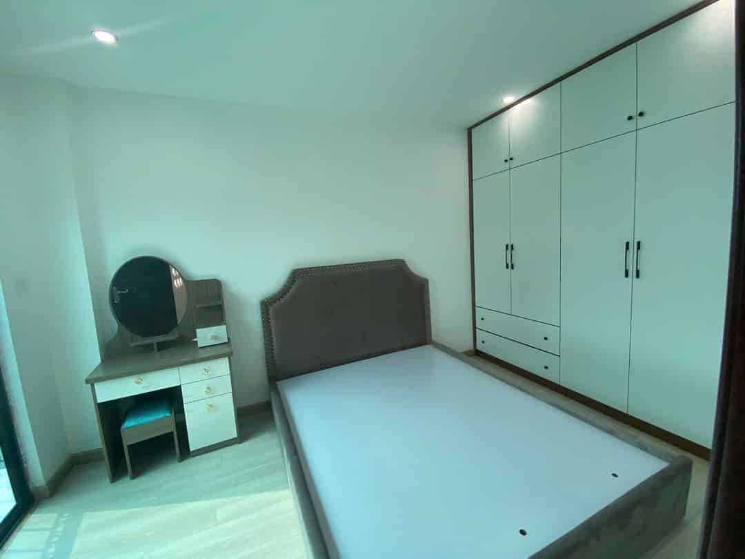 Bán nhà mặt phố Lý Thái Tổ, 35m2, 5 tầng, 17.5 tỉ, phù hợp KD homestay, apartment