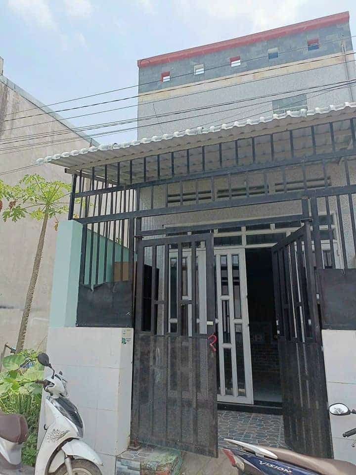 Định cư nước ngoài bán nhà gấp chính chủ shr 60m2, 950tr gần KDC Phú Mỹ Hưng, an ninh