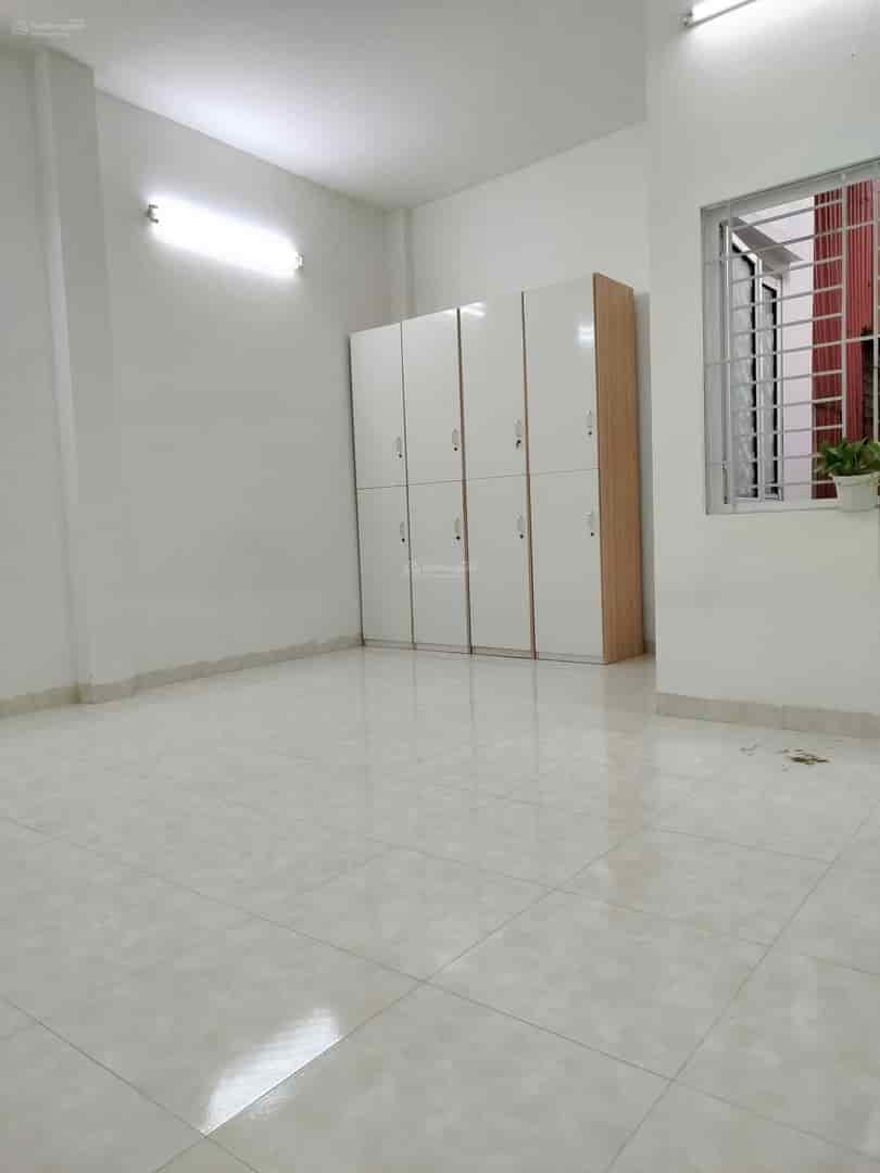 Trung tâm Ba Đình, sổ 40m2, thực 45m2, 5.8 tỷ, 20m ra đường ô tô