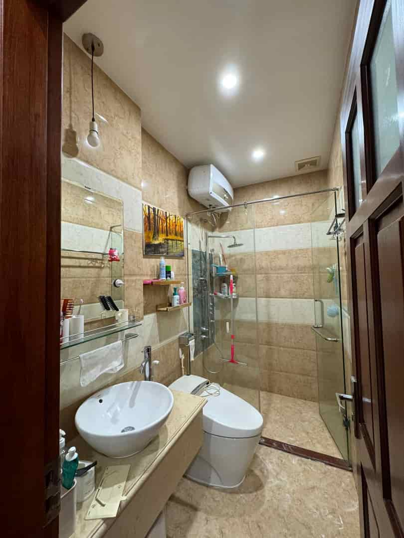 Tòa vp rất đẹp 75m2 9T, 1 nhà ra mp Thái Thịnh, 2 mặt ô tô tránh ngõ thông view đẹp, 35 tỷ