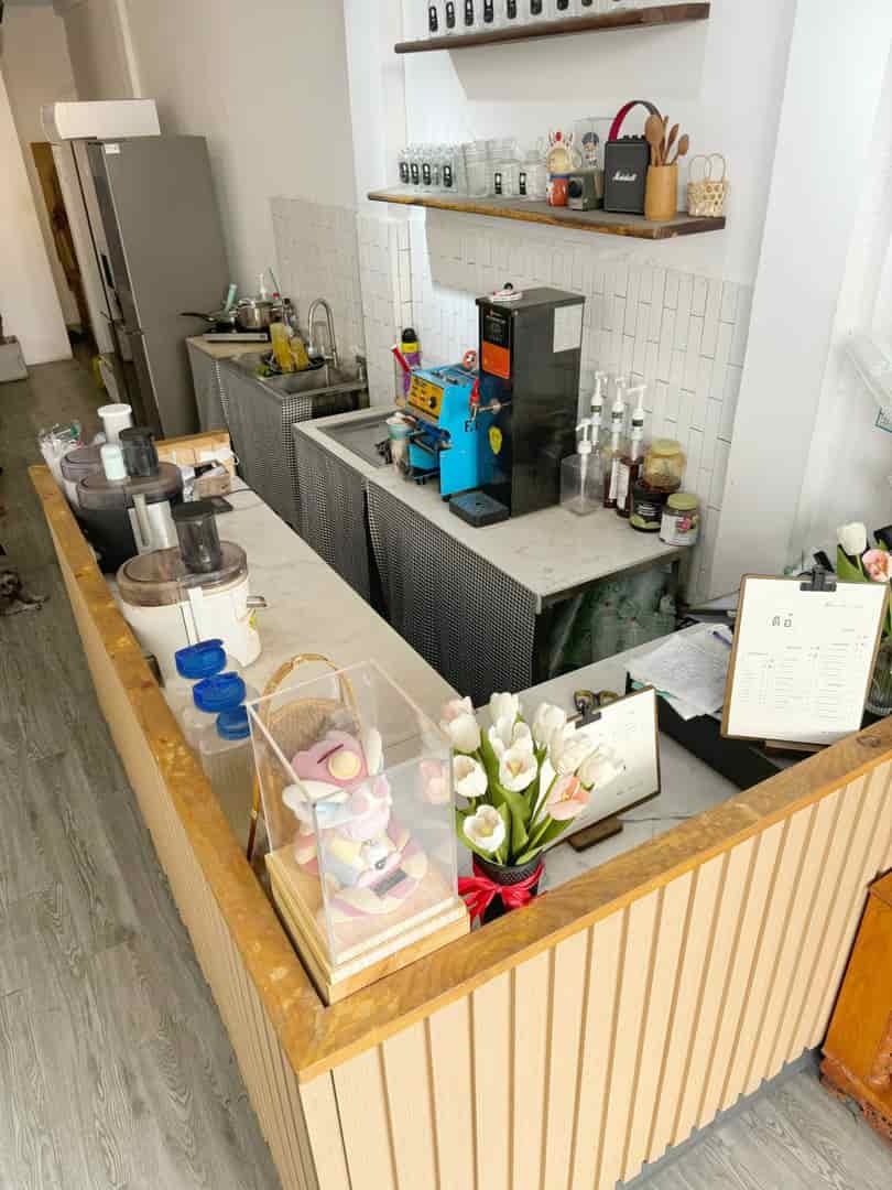 Quận Bình Thạnh, sang quán nước ép – cafe -trà sữa gần nhiều trường Đại Học và nhiều dãy phòng trọ