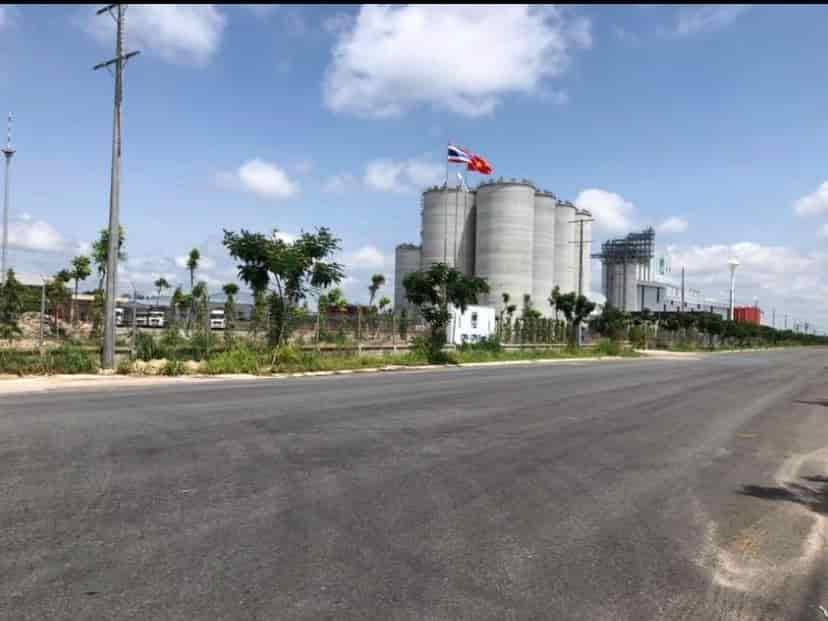 Bán lô đất ngay khu công nghiệp Chơn Thành Bình Phước, diện tích 250m2 giá chỉ 800 triệu, sổ hồng riêng