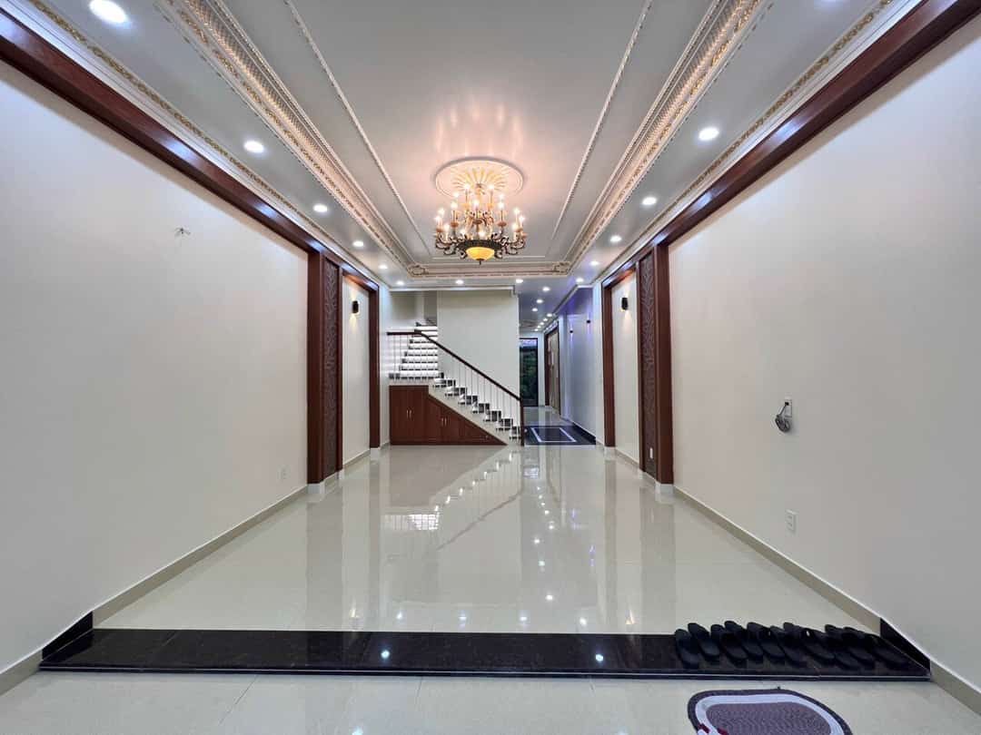 Nhà mới hoàn thiện độc lập 5 tầng thang máy tuyến 2 Quán Nam