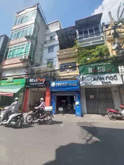 Chính chủ bán nhà mặt phố 32m2 đường Khương Đình, Thanh Xuân, Hà Nội