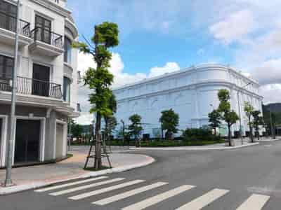 Bán nhà riêng 90m2 đối diện Vincom Cẩm Phả