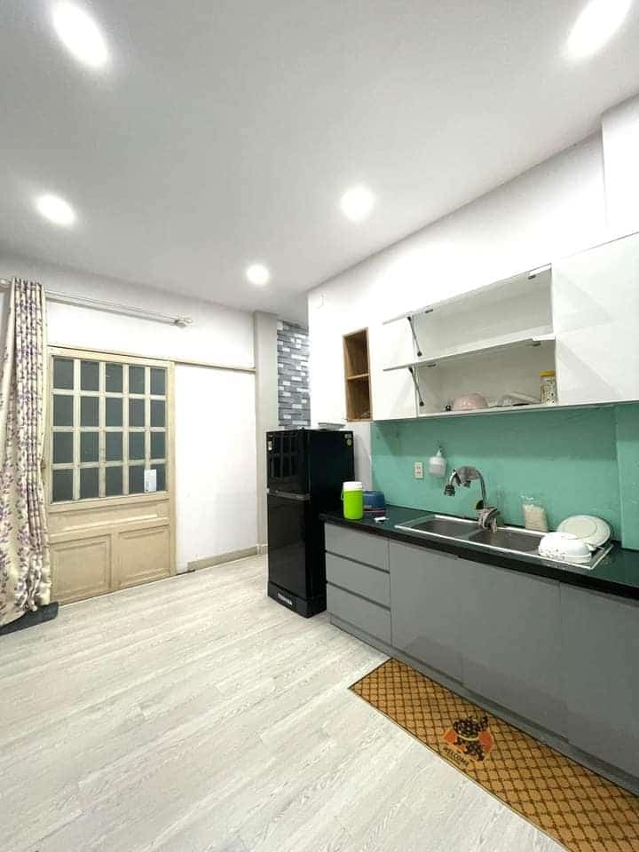 Bán nhà ở Phan Đăng Lưu, Bình Thạnh, giá rẻ 60m2, 1tỷ 350 Tr SHR