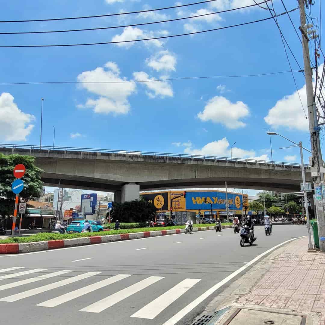 Bán nhà đẹp ở ngay, ô tô đỗ cửa Phú Thuận, Quận 7, chỉ hơn 3 tỷ.