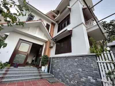 Chính chủ cần bán căn nhà 3 tầng giả biệt thự tại phường Bãi Cháy, Tp Hạ Long