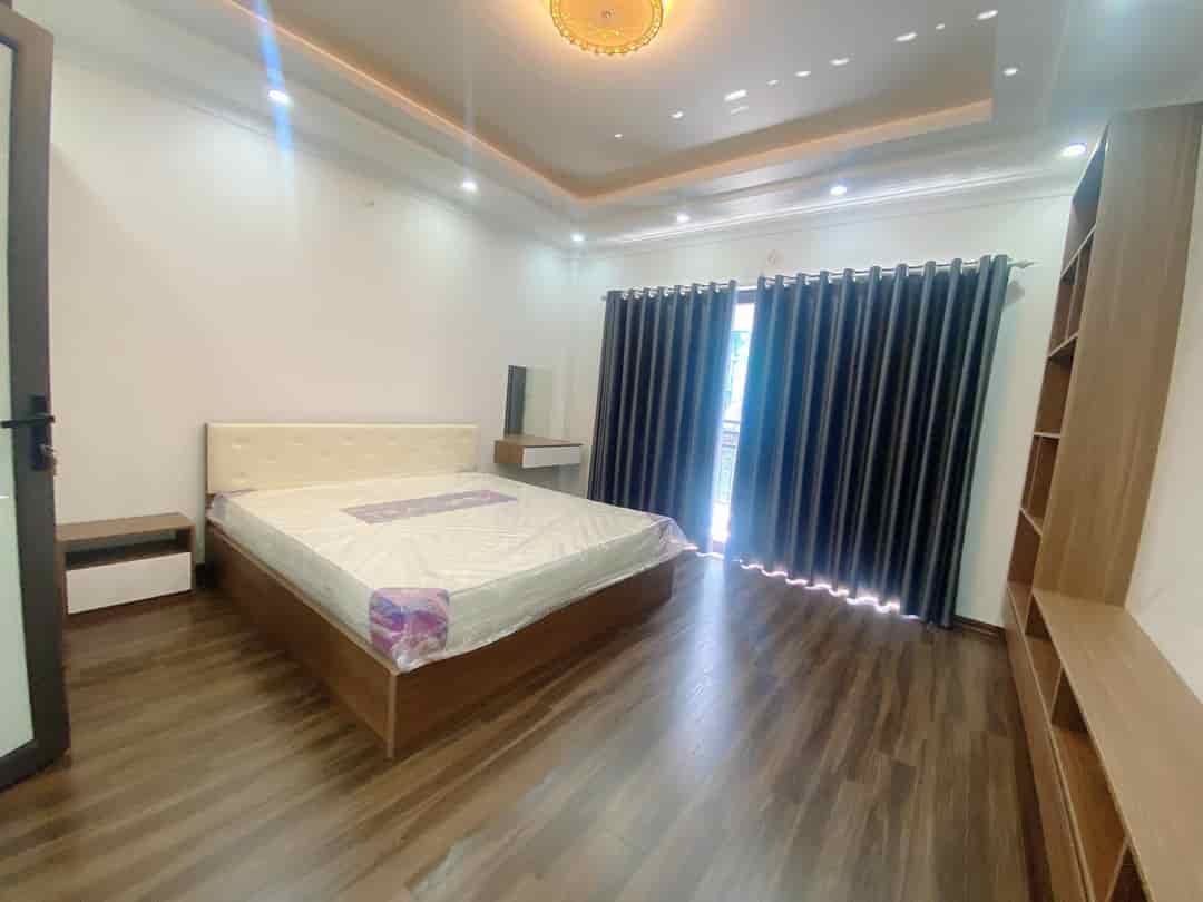 Bán nhà mặt phố Nguyễn Chí Thanh, Đống Đa, 40m2, 4T, MT 4.5m, chỉ 15.5 tỷ