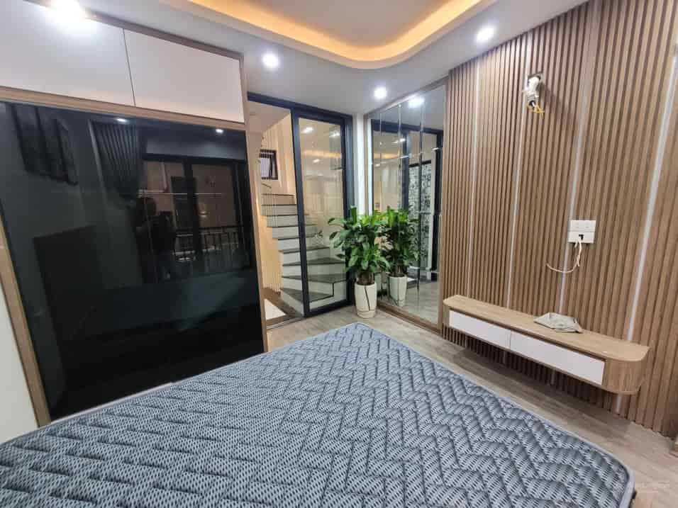 Bán nhà 20m2, 6 tầng, 3 ngủ, đủ công năng phố Nguyễn Trung Ngạn, Hai Bà Trưng