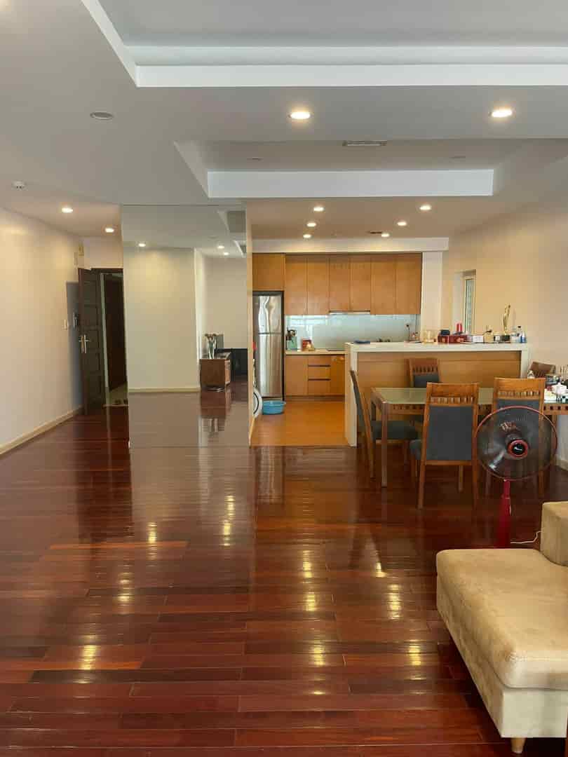 Chỉ 9.3 tỷ, chung cư M5 Nguyễn Chí Thanh, Đống Đa, 150m2 3PN+2WC, SĐCC