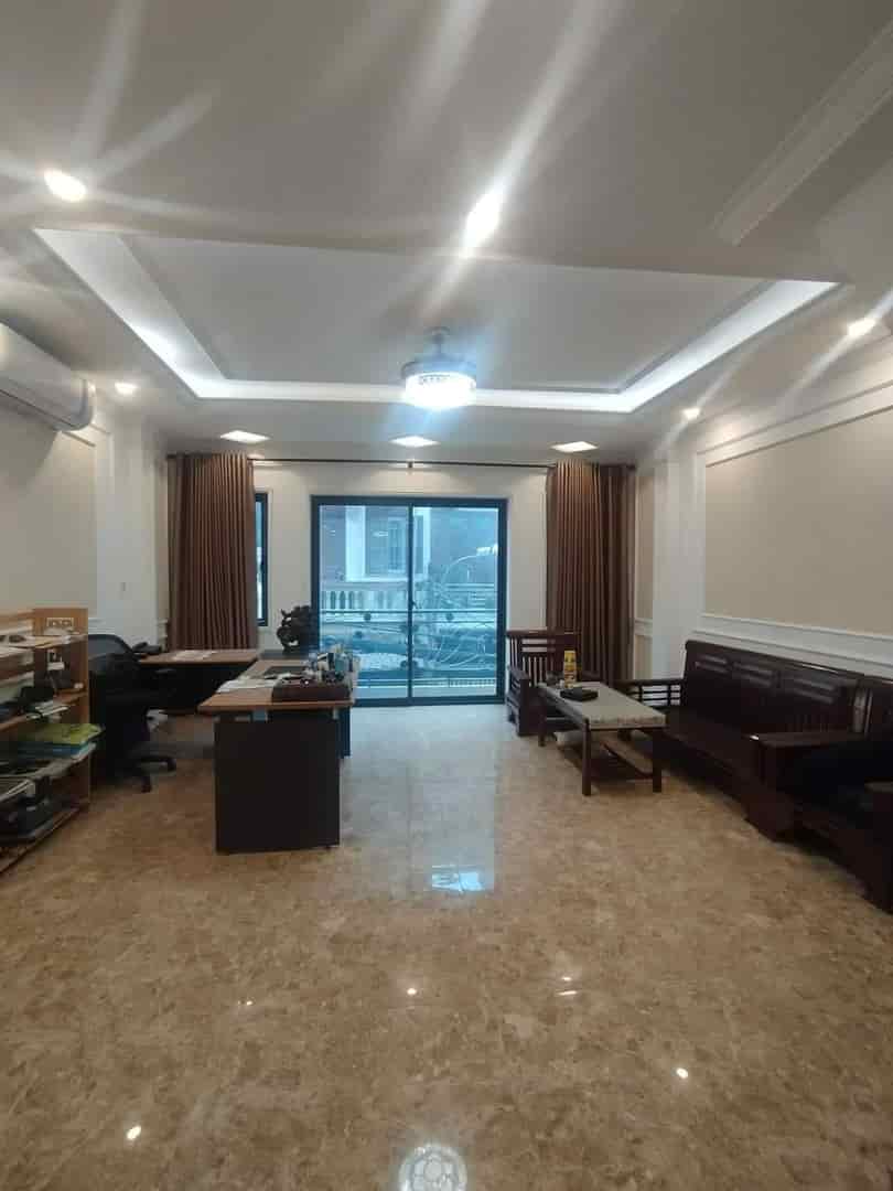 Mặt phố Đông Quan, Cầu Giấy, 52M2 6T thang máy, mt 5m, ở và làm vp,  chỉ 22 tỷ