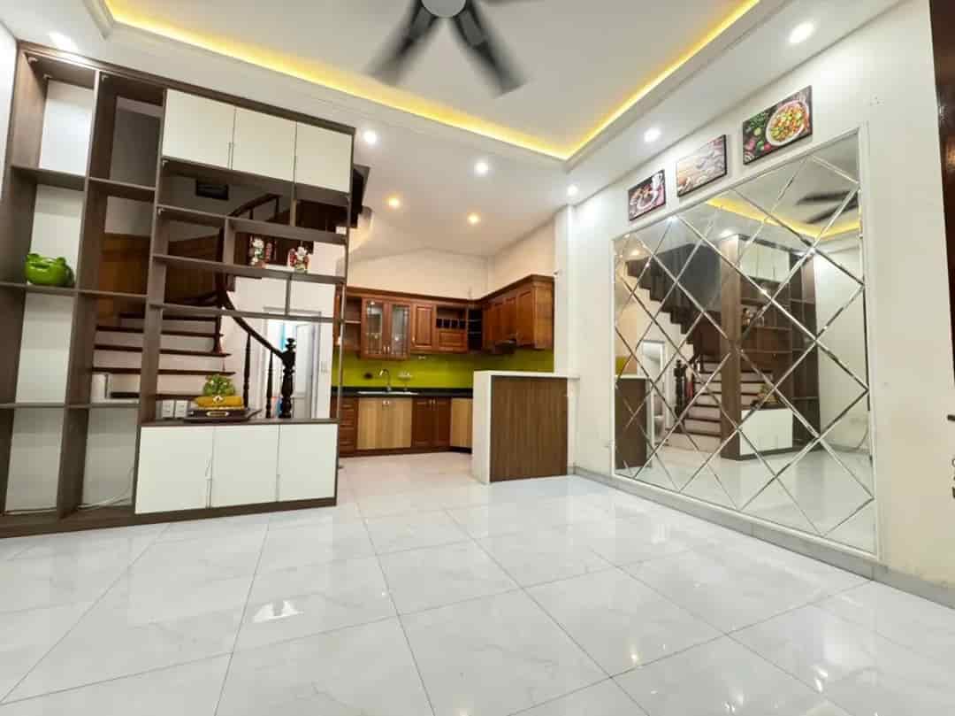 Bán nhà Vương Thừa Vũ, Thanh Xuân, DT 32m2, 5 tầng, MT đẹp, giá nhỉnh 6 tỷ