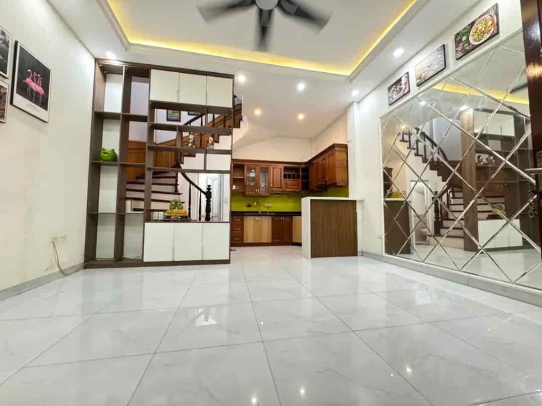 Bán nhà Vương Thừa Vũ, Thanh Xuân, DT 32m2, 5 tầng, MT đẹp, giá nhỉnh 6 tỷ