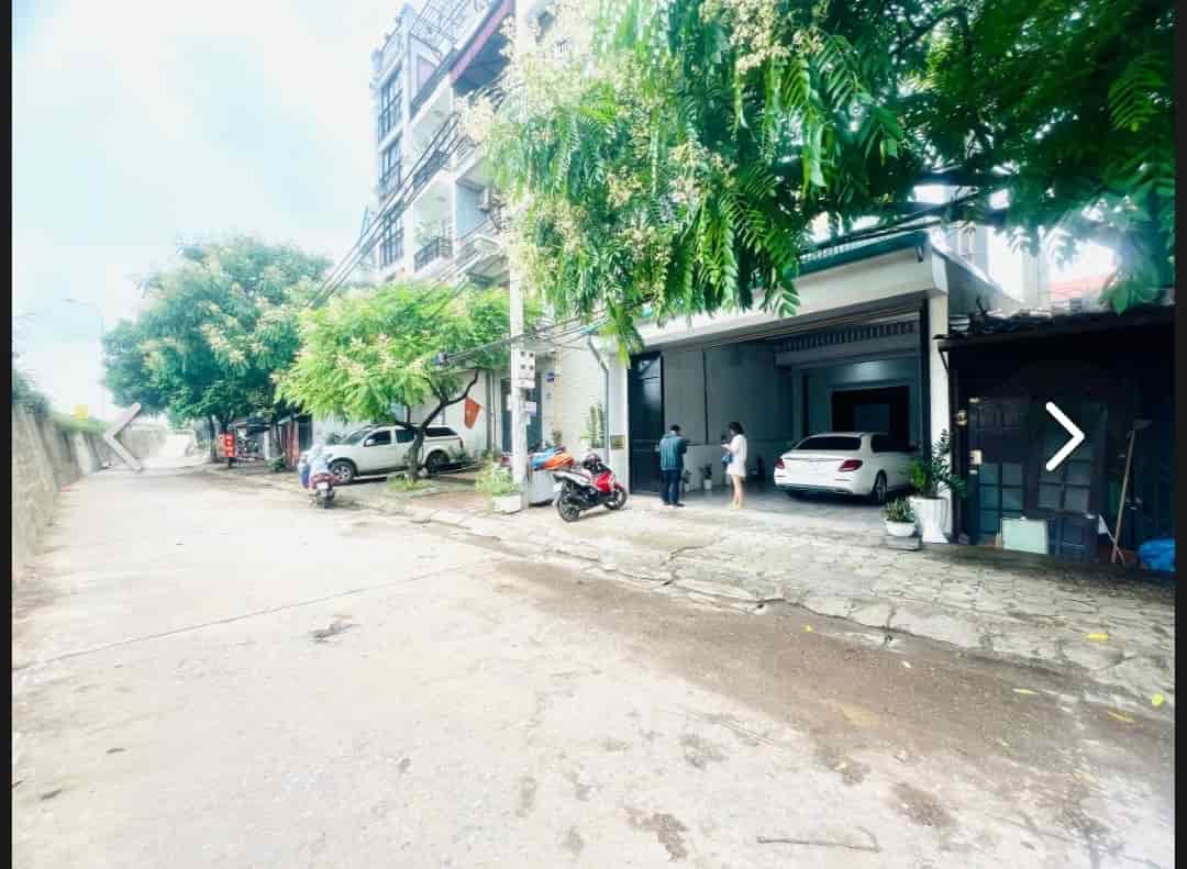 Bán nhà mặt phố ADV, view sông hông, dt 119m2, mt 6,3m, giá 23,5 tỷ.