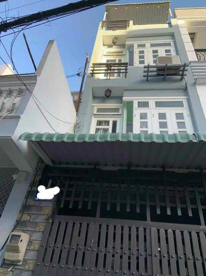 Chính chủ gửi bán nhà đúc 1 trệt 3 lầu Phường 4, TP Vũng Tàu, nhà nằm trong khu vực dân cư, trung tâm