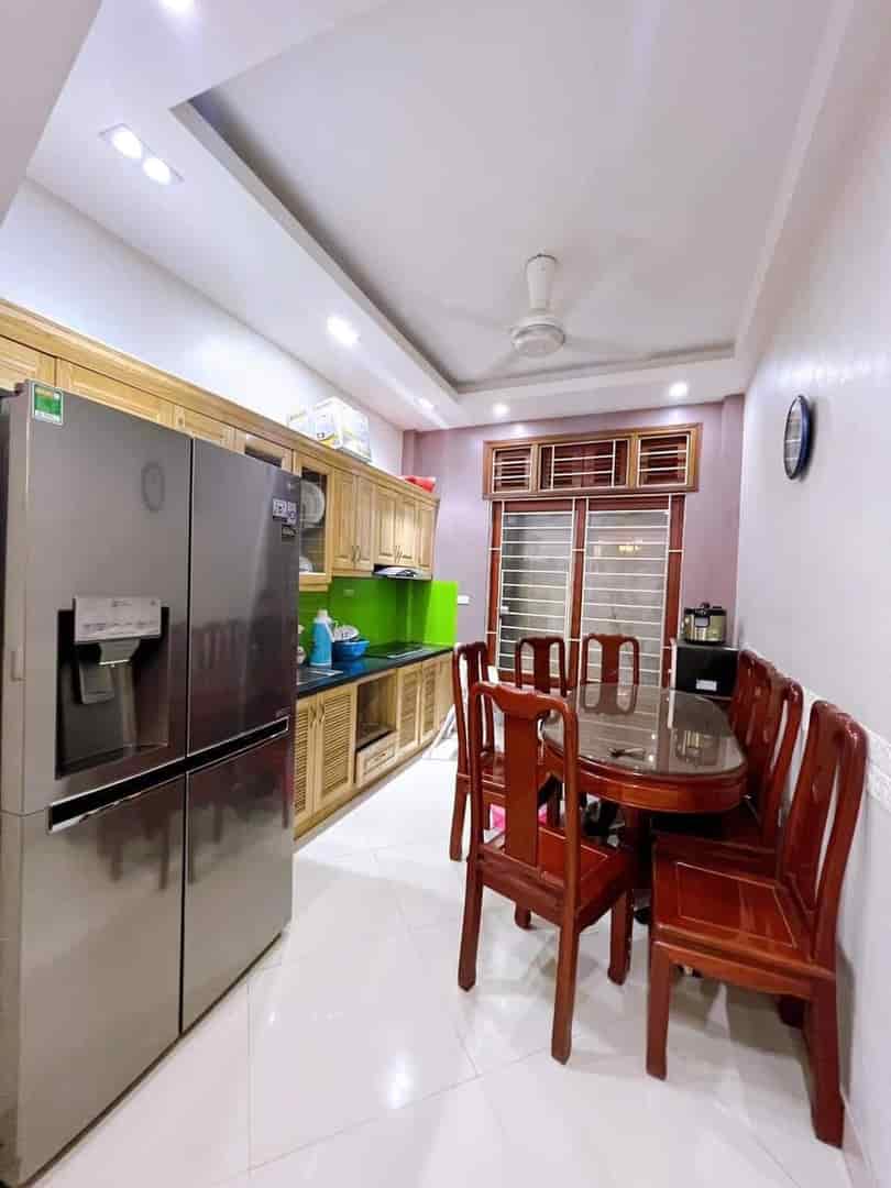 Cần bán nhà mới Huỳnh Văn Bánh P11, quận Phú Nhuận, đang cho thuê 20 triệu/tháng, giá 1 tỷ 390