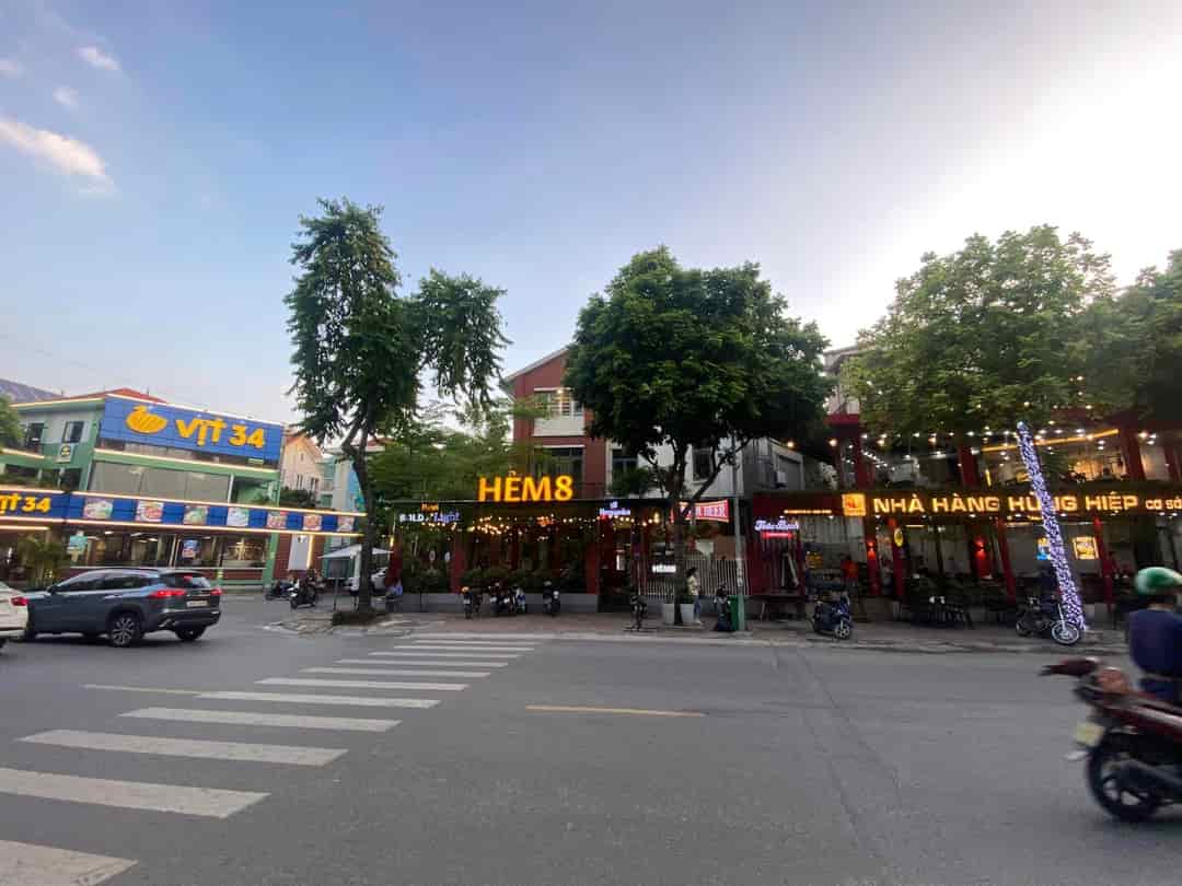 Cực hiếm mặt phố Nguyễn Văn Lộc, Hà Đông, 300m2, lô góc, vỉa hè, kinh doanh đẳng cấp
