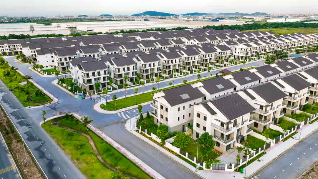 Bán BT Song Lập 180m2 tại KĐT Centa Riverside, cạnh Long Biên, Gia Lâm, sở hữu chỉ với 3 tỷ