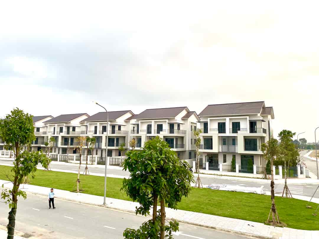 Bán BT Song Lập 180m2 tại KĐT Centa Riverside, cạnh Long Biên, Gia Lâm, sở hữu chỉ với 3 tỷ