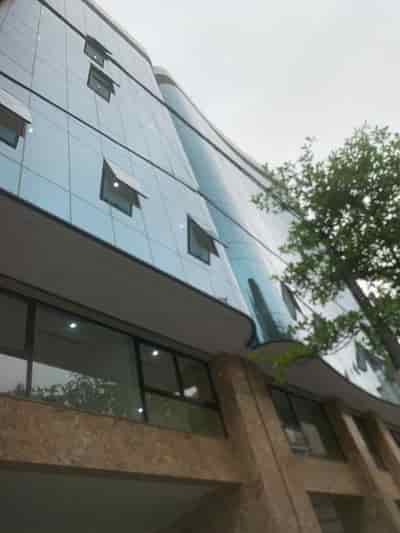 Vip nhất phố Hoàng Ngân, Thanh Xuân, toà văn phòng 9 tầng diện tích rộng vỉa hè, ô tô tránh đỗ