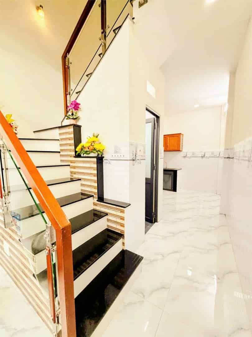 Nhà đẹp Lê Văn Quới, hẻm 4m thông, 35m2, 2 tầng, chỉ 3 tỷ nhỉnh xíu