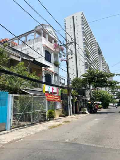 Cho thuê 2 căn nhà mặt tiền Nguyễn Duy và mặt tiền hẻm P.9, Q.8