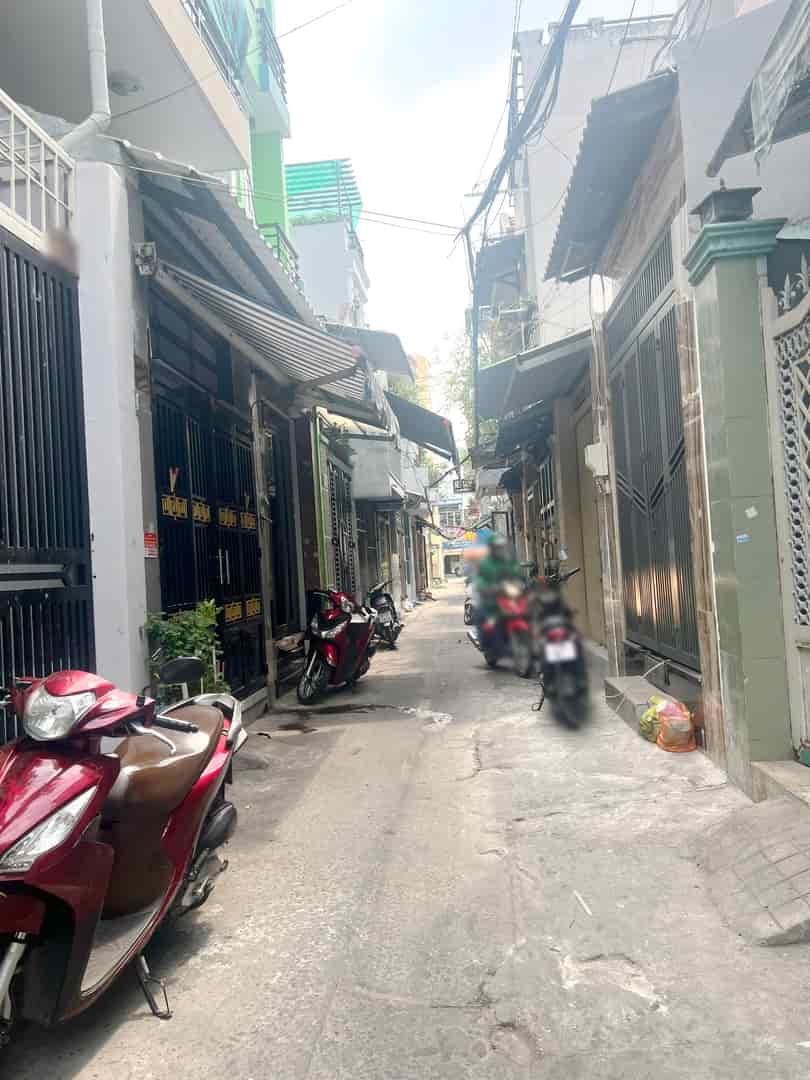 Cho thuê nhà mới 4 tầng hẻm thông đường Hưng Phú P10, Q8, giá 11 triệu
