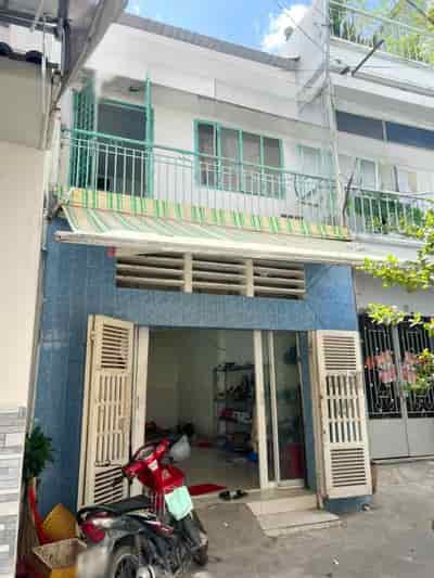 Nhà thuê trệt lầu hẻm 4m Tạ Quang Bửu, P2, Q8, giá 11tr