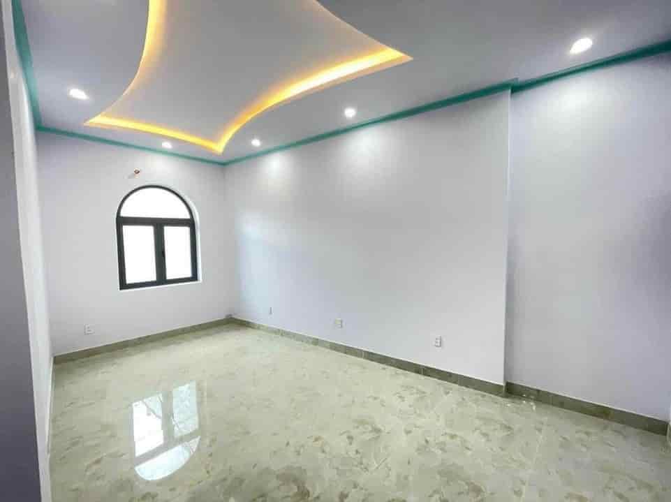 Cần tiền mặt bán căn nhà cấp 4 mt Lê Văn Việt q9 cũ, giá 1 tỷ 480 SHR