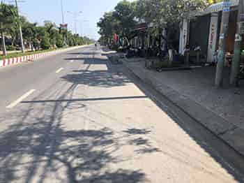 Chính chủ cần bán 2 nhà liền kề mt đường CMT8, Tràm Chim huyện Tam Nông