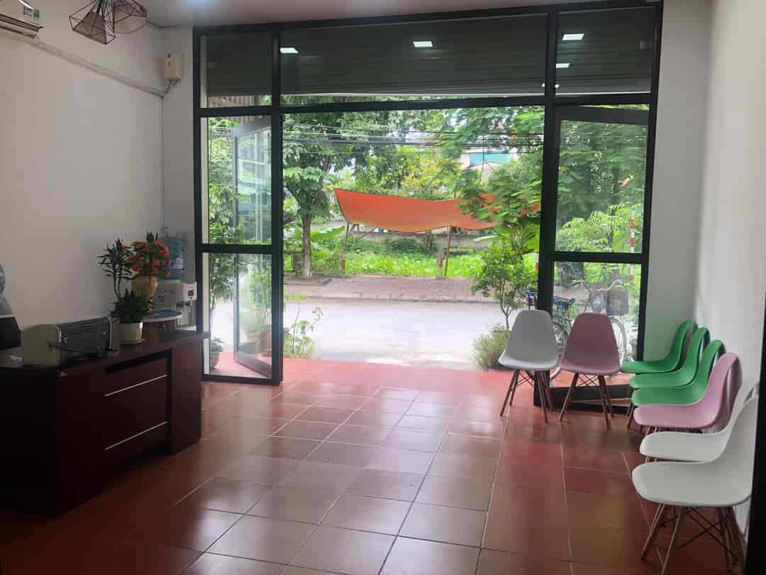 Văn phòng cho thuê ngay cổng viện Đông Y Tuyên Quang, viện đa khoa Tuyên Quang, ô tô đỗ cửa.