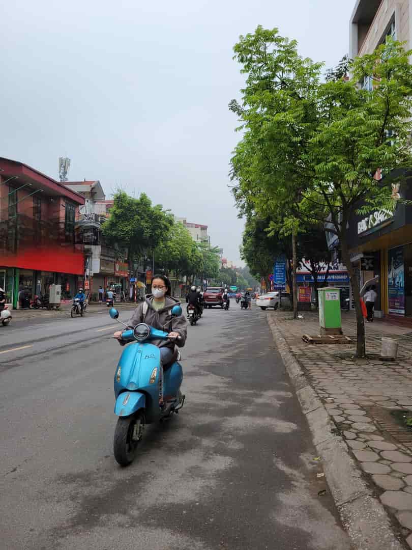 Chính chủ bán đất thổ cư sổ sẵn 2 mặt tiền trung tâm Phúc Lợi, Long Biên