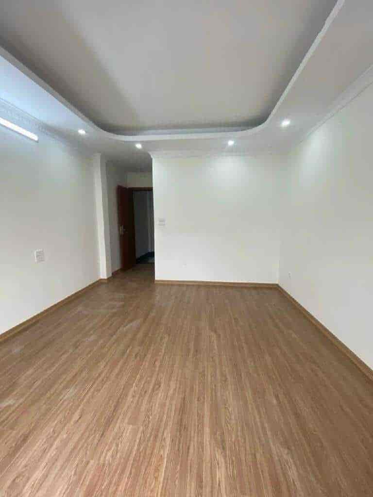 Bán nhà riêng view hồ cực đẹp, 30m2, 5 tầng, nhà mới xây