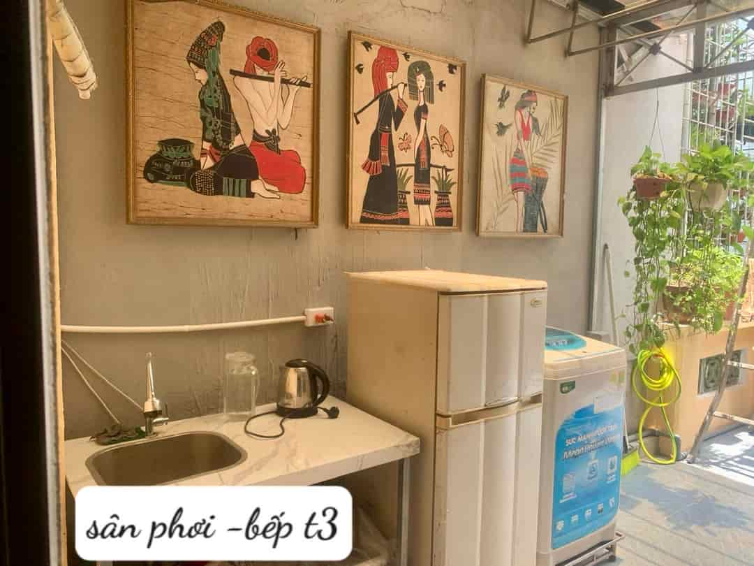 Cho thuê 3 phòng đầy đủ tiện nghi gồm máy lạnh, bếp, giường ngủ, tủ áo khu vệ sinh