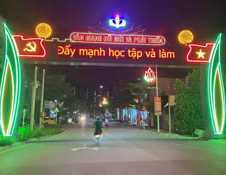 Bán đất chính chủ giá tốt mặt tiền trung tâm Văn Giang, Hưng Yên