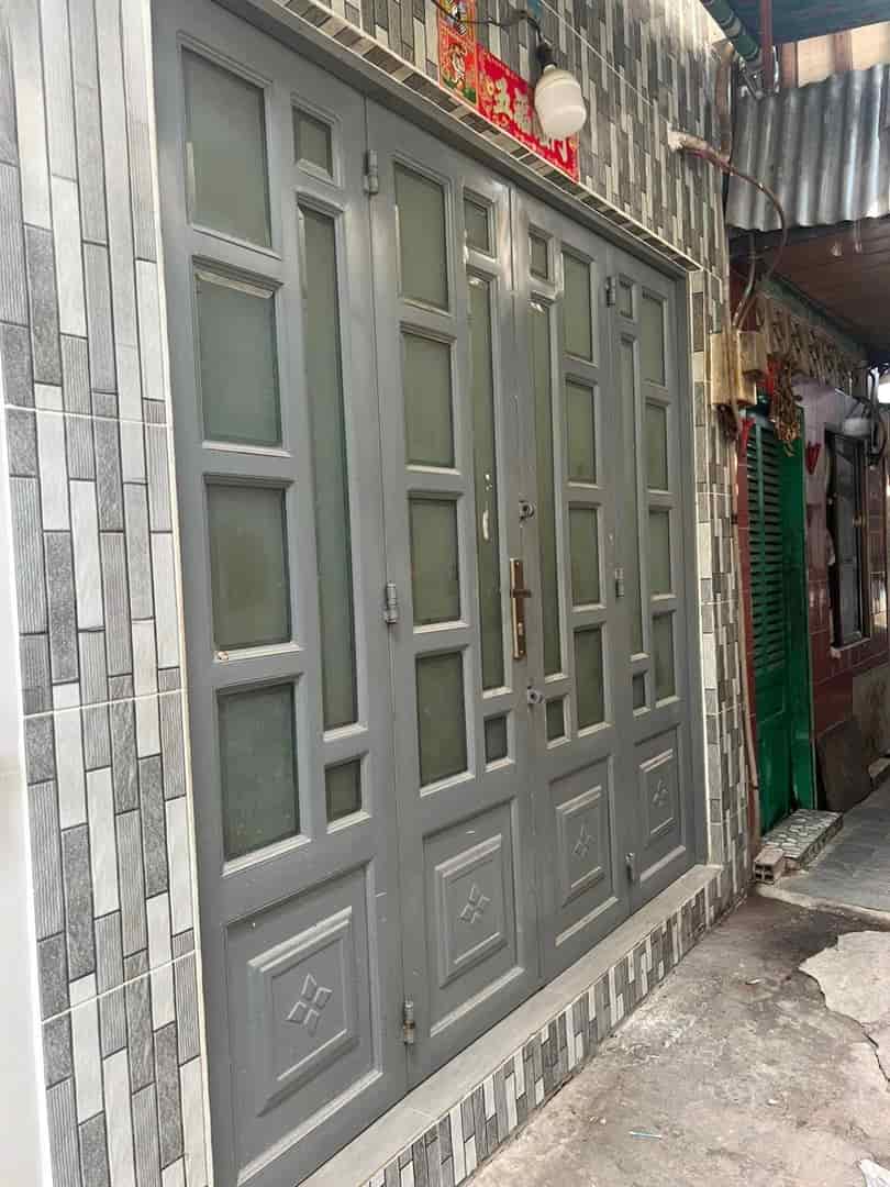 Nhà nhỏ hẻm thông đường Đinh Hoà, P13, Q8, giá 1.35 tỷ