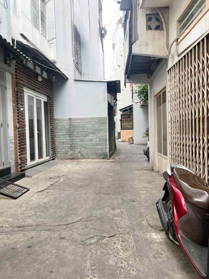 Nhà mới 5 tầng hẻm thông đường Nguyễn Tri Phương P.9, Q.10