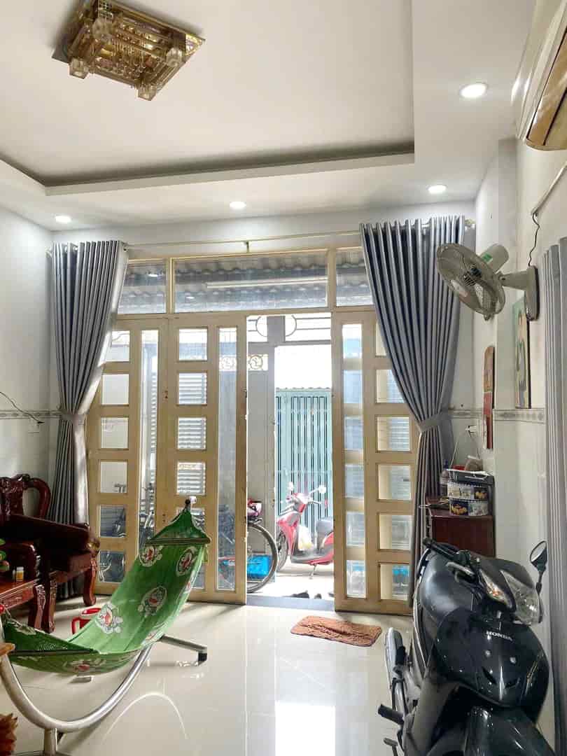 Căn góc 2 tầng hẻm Hương Quê, QL50, Bình Hưng Bình Chánh, giá 2,45 tỷ TL